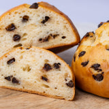 glutenfreie Schoko-Quarkbrötchen, glutenfreie süße Backwaren, angeschnitten, Isabella Glutenfreie Patisserie, Foto 2