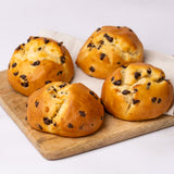 glutenfreie Schoko-Quarkbrötchen, glutenfreie süße Backwaren, angeschnitten, Isabella Glutenfreie Patisserie, Foto 5